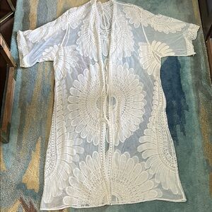 Elegant White Lace Kimono Cardigan